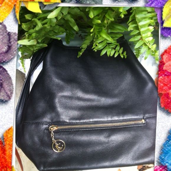 🎀🎀. Super Soft Leather Liz Claiborne Purse🎀🎀