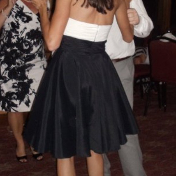 Black and white strapless dress - BEAUTIFUL! - Picture 4 of 4