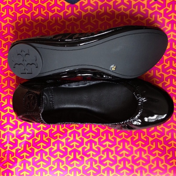 ❌SOLD❌Tory Burch patent Eddie flat - Picture 3 of 3