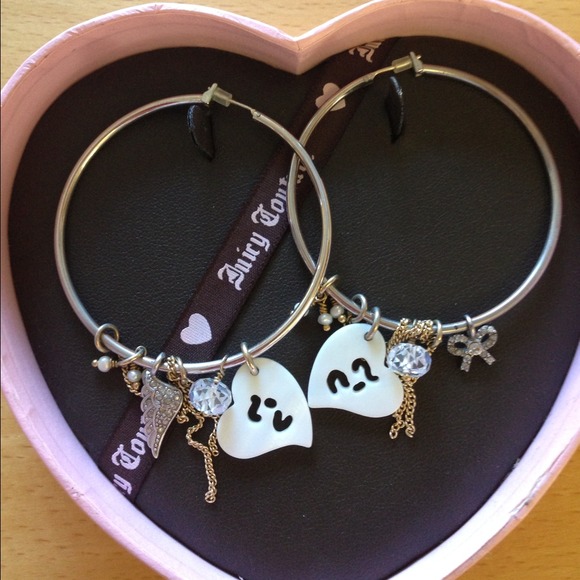 💢SOLD💢100% juicy Couture hoop earring w charm