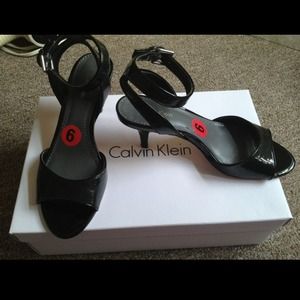 Calvin Klein strappy heeled sandals Sz 6