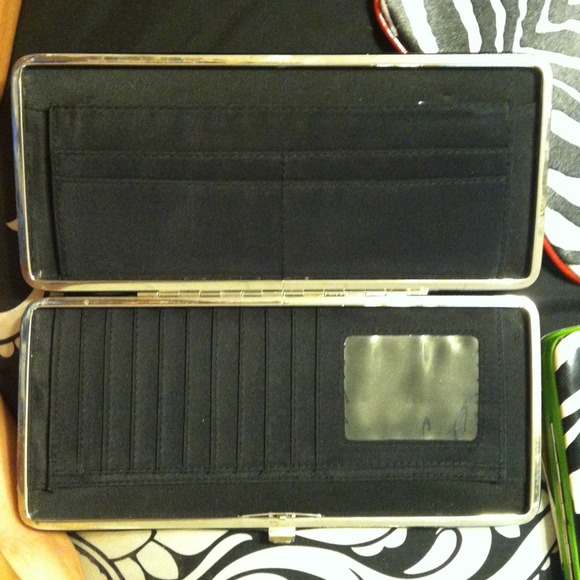 Wallets - Picture 2 of 4