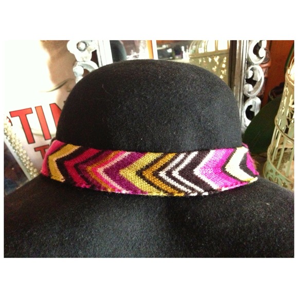 SOLD!!!!!!!!! Missoni by Target floppy hat - Picture 2 of 3