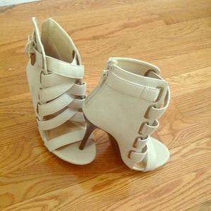 WOMEN'S  GLADIATOR SANDALS!!