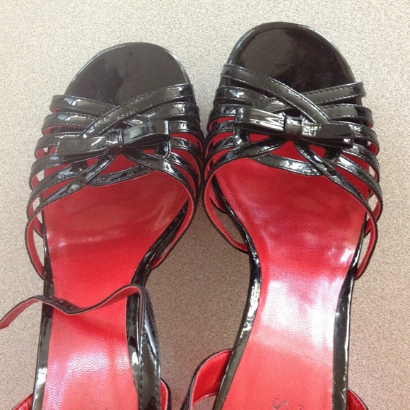 Guess Platform Shoes - Picture 4 of 4
