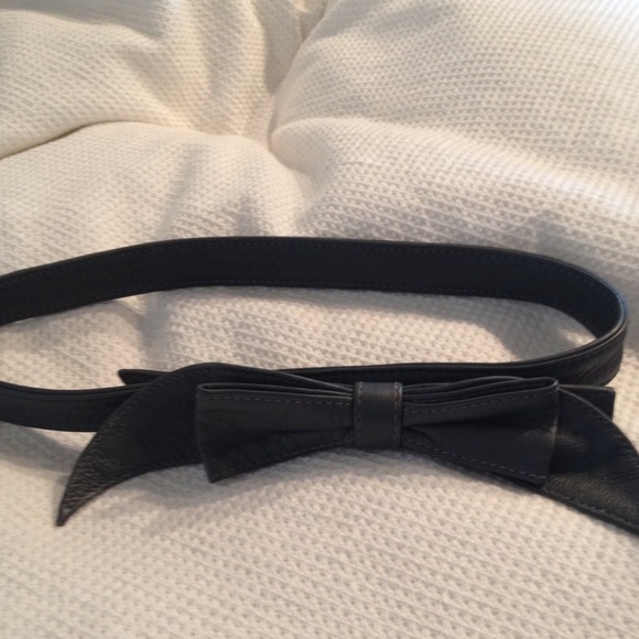 XX SOLD XX Faux leather Bow Belt in Grey - Picture 2 of 3