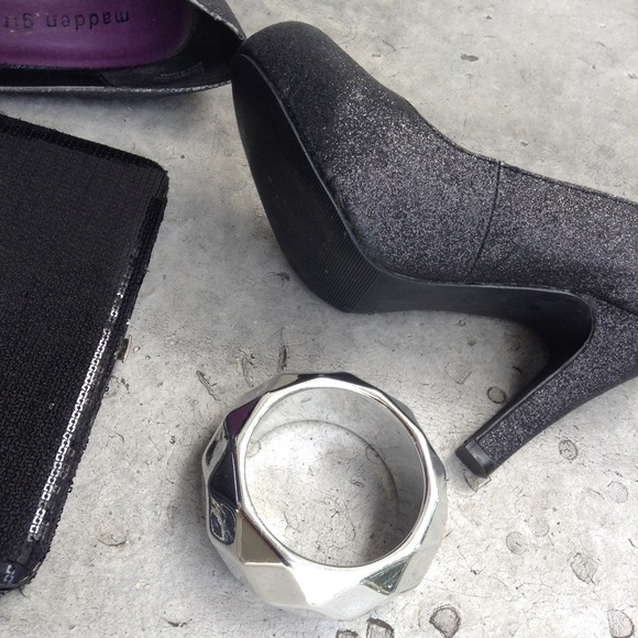 H&M Silver Mirrored Oversized Bracelet - Picture 3 of 3