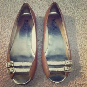 Price reduced!! Michael kors flats