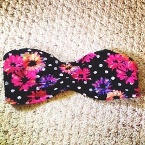 Adorable NWT VICTORIA'S SECRET BANDEAU