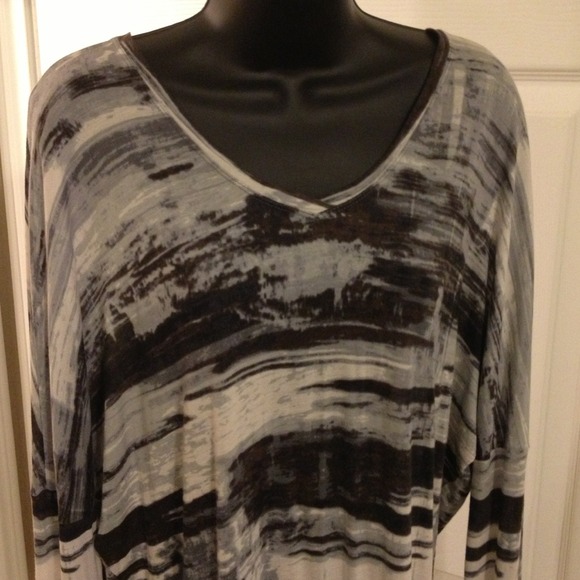 ❌❌ SOLD CAbi Paint Brush Tunic - Picture 2 of 3