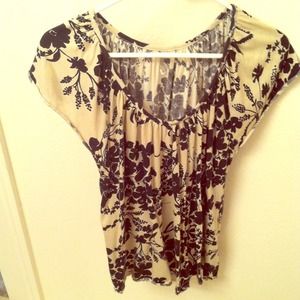 Flowy flowered short sleeve