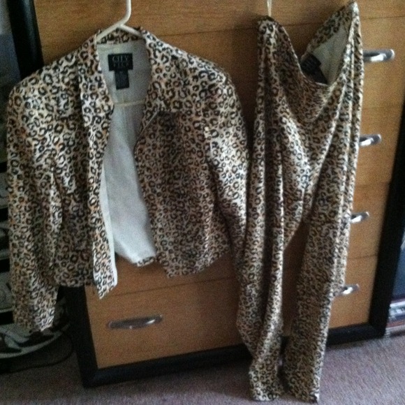 100  "/" silk suit    Grrrrrrr !