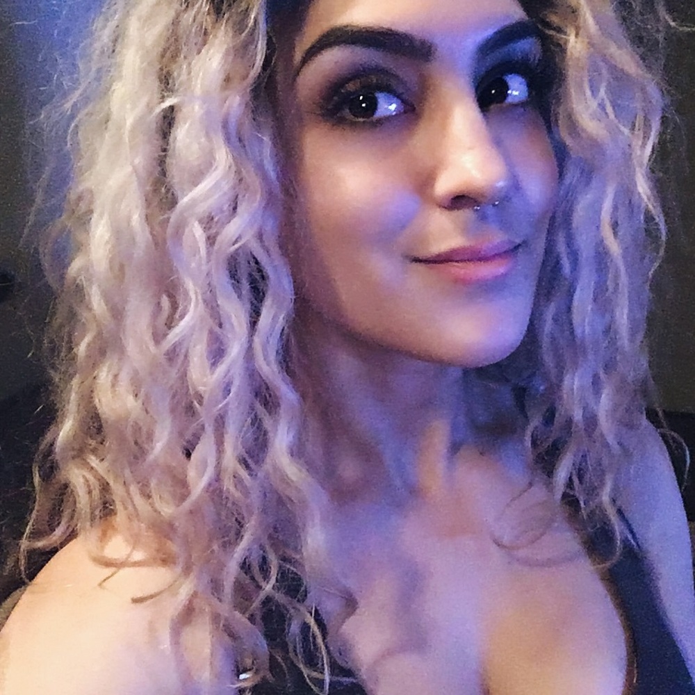 💜💀Meet your seller! Lauren Aryana💜💀