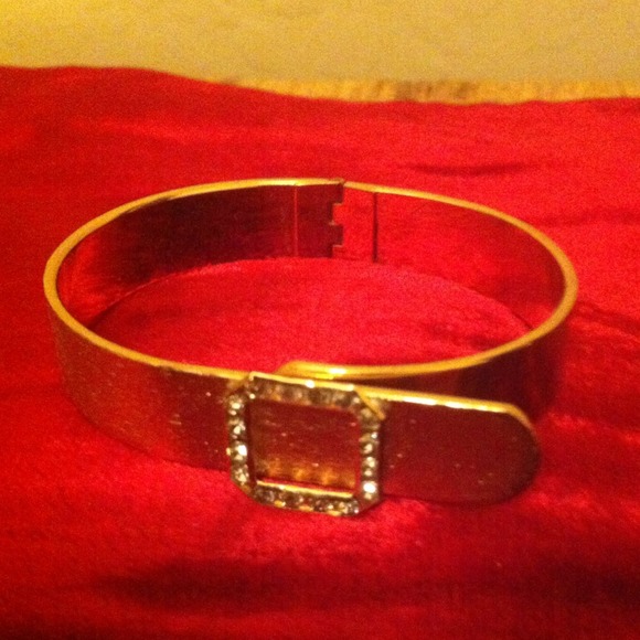 ๐HP๐ Vintage Gold Bracelet - Picture 2 of 4
