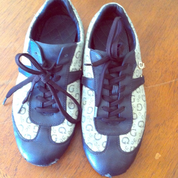 Adorable Guess shoes.