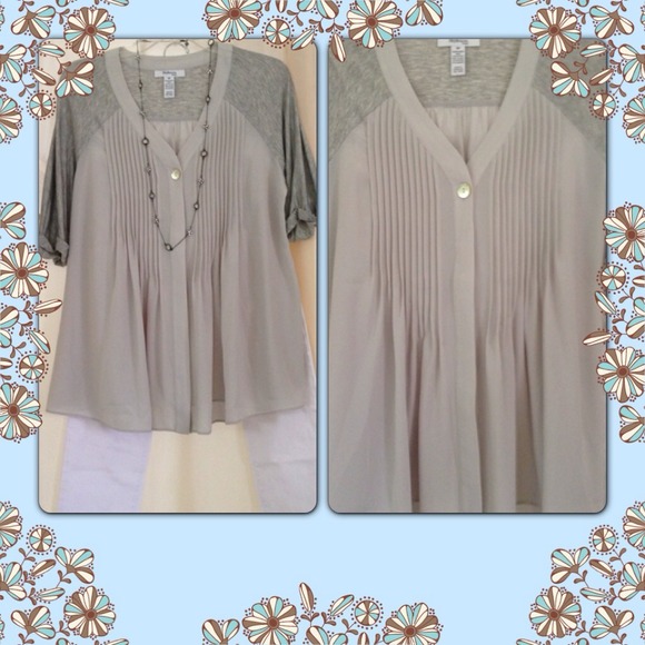 **Sold in a bundle!** Grey button front top - Picture 1 of 1