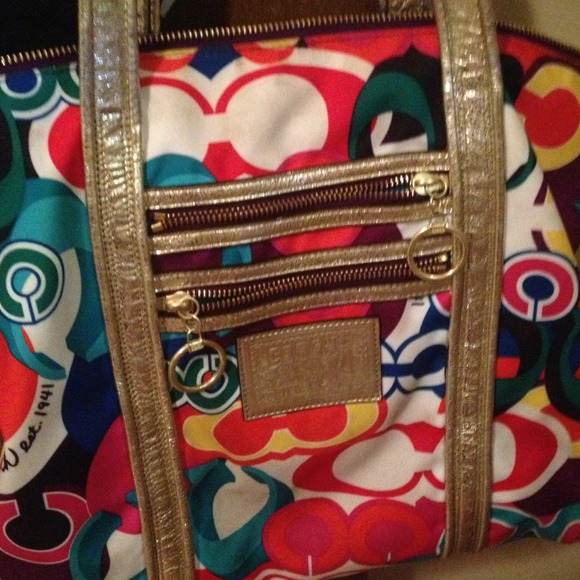 Authentic coach . Poppy purse