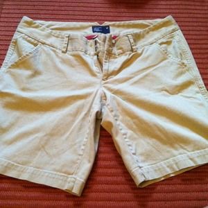 American eagle khaki shorts