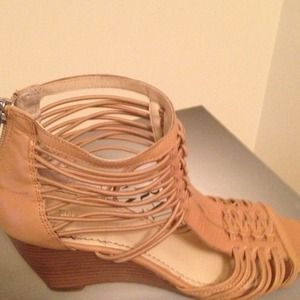 Enzo Angiolini, light brown color size 7.5