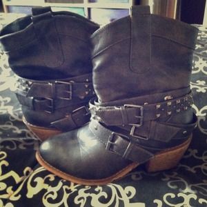 Studded cuff, grey leather boots (faux)
