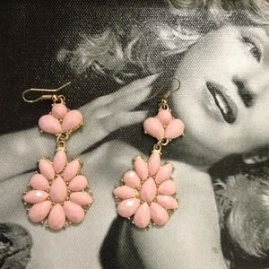 🎀 Soft peach/pink earrings 🎀