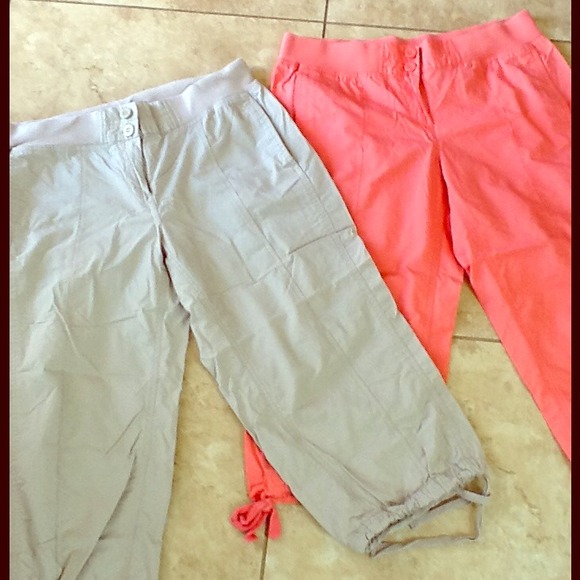2 NY&Co Capris