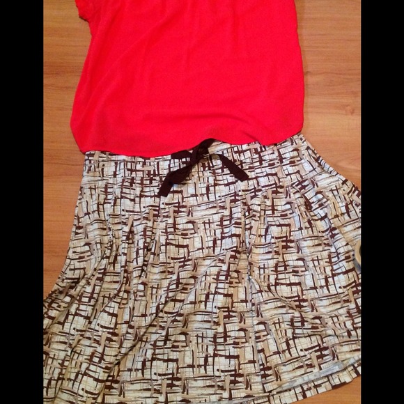 SOLD~~~ Old Navy just below waist skirt 10