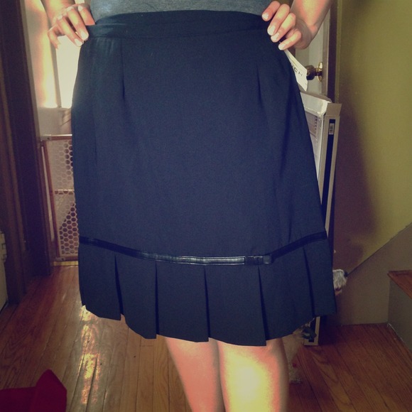 Black skirt