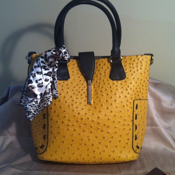 Was $75! Two Totes in One/Faux Ostrich Tote NWOT - Picture 2 of 4