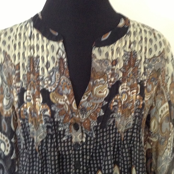 💢SOLD IN BUNDLE💢NWOT Sheer Ethnic Print Tunic - Picture 2 of 4