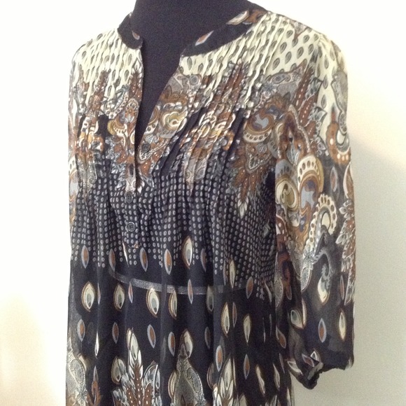 💢SOLD IN BUNDLE💢NWOT Sheer Ethnic Print Tunic - Picture 3 of 4