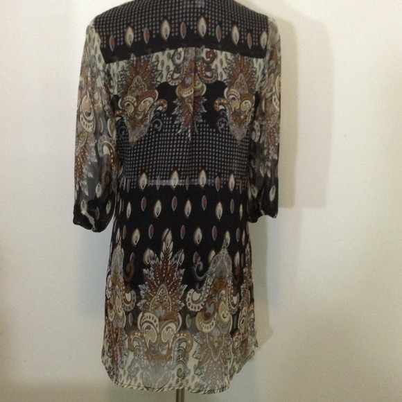 💢SOLD IN BUNDLE💢NWOT Sheer Ethnic Print Tunic - Picture 4 of 4