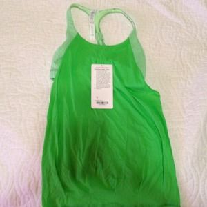 Sz 4-Practice Freely Lululemon tank-new!