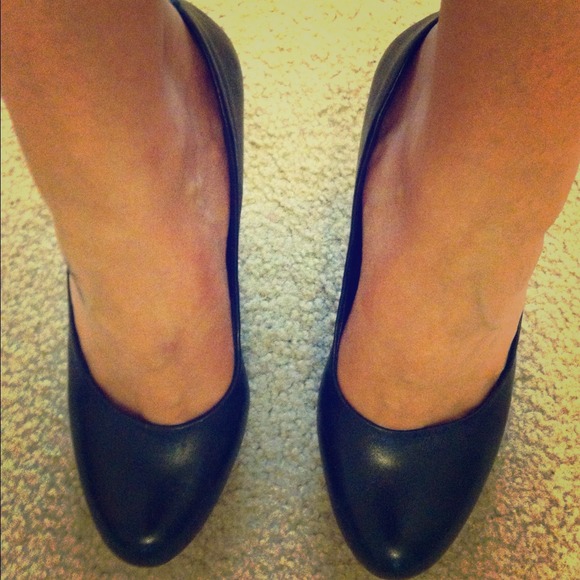 Jessica Simpson Shoes - 👠 Jessica Simpson size 7 1/2 black platform heels