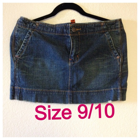 Med dark wash denim skirt