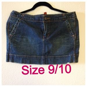 Med dark wash denim skirt