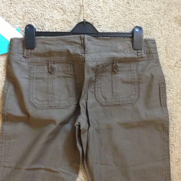 Brand new Roxy pants! - Picture 2 of 4