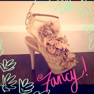 📛RESERVED Colin Stuart Peep Toe Booties!📛