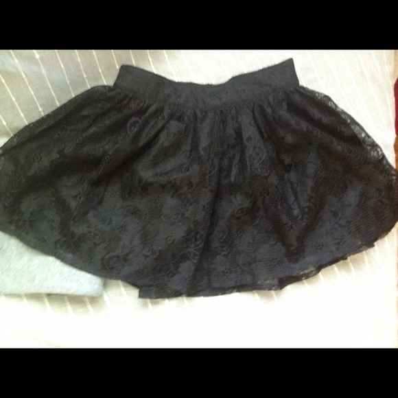 Girls gray&black sweater and skirt - Picture 3 of 3