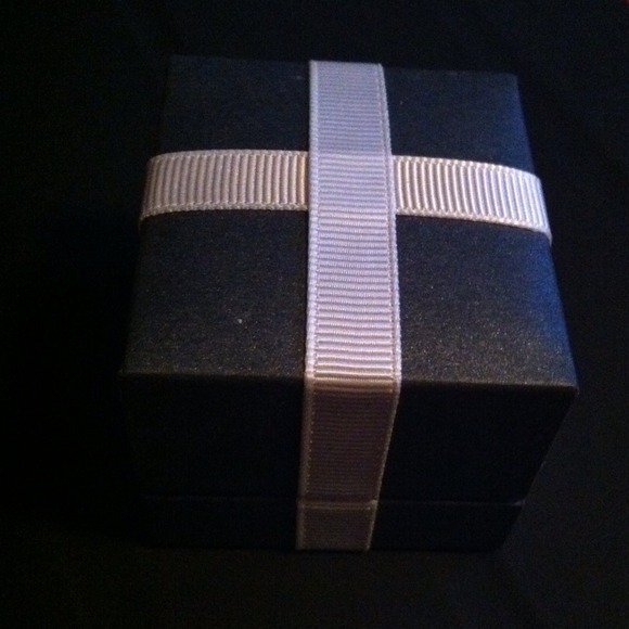 BLACK DIAMOND STUDS - Picture 3 of 4