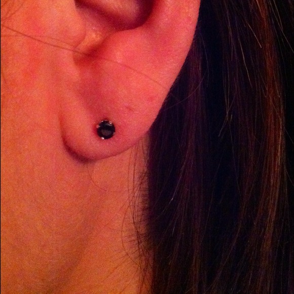BLACK DIAMOND STUDS - Picture 4 of 4