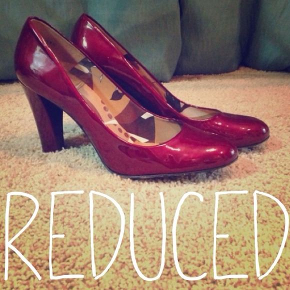 ❤ REDUCED ❤ Candy Apple Red Stuart Weitzman Heels