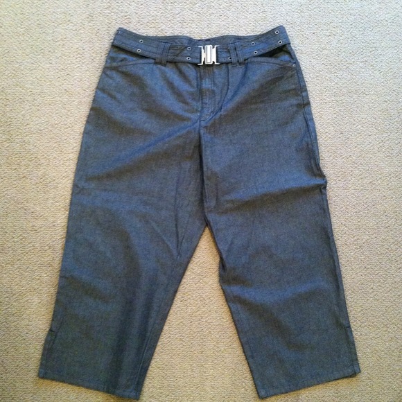 Liz Claiborne light black/ gray capris. Never worn