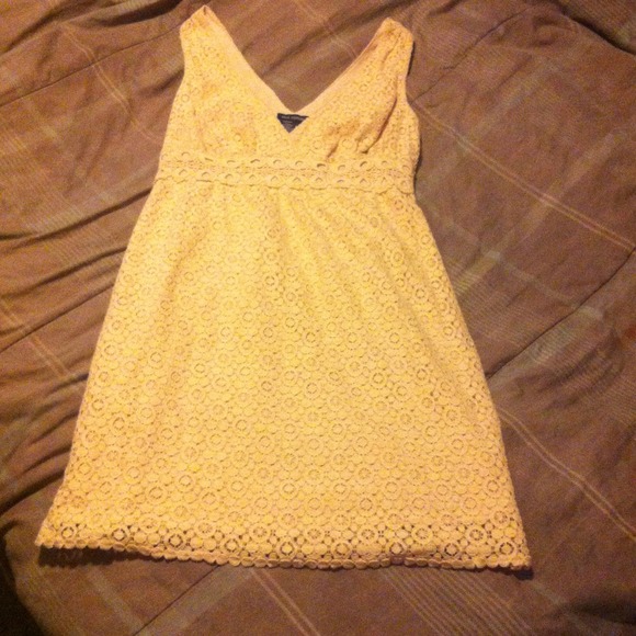 Max Edition Dresses & Skirts - Cream colored Lace design w/attached under slip