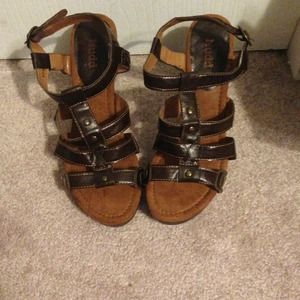 mudd high heel sandals