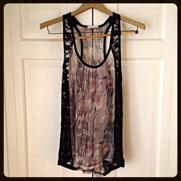 Tops - 🚫Sold!🚫Patterned Tank with Lace Sides