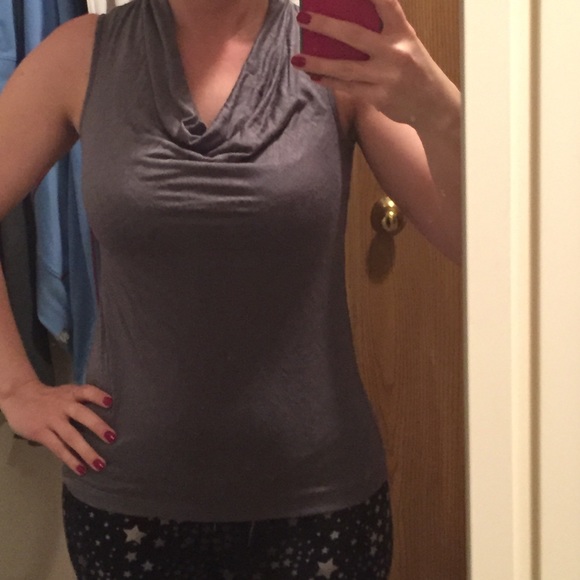 BUNDLED Scoop neck animal print gray top - size XS - Picture 4 of 4