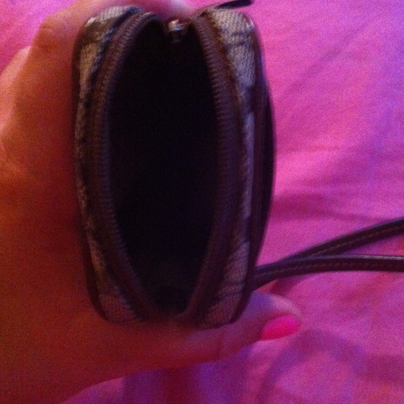 Authentic brown coach phone holder/ camera holder! - Picture 2 of 4