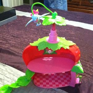 Strawberry Shortcake Playhouse