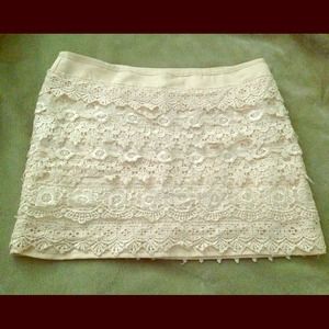 High-waisted lace skirt